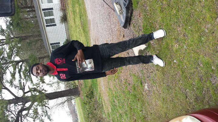 EL_TurnUp's tweet photo. Niggas ain't Tru to this shit #LLGoop #PBAshit https://t.co/5ov5Mg5yYL