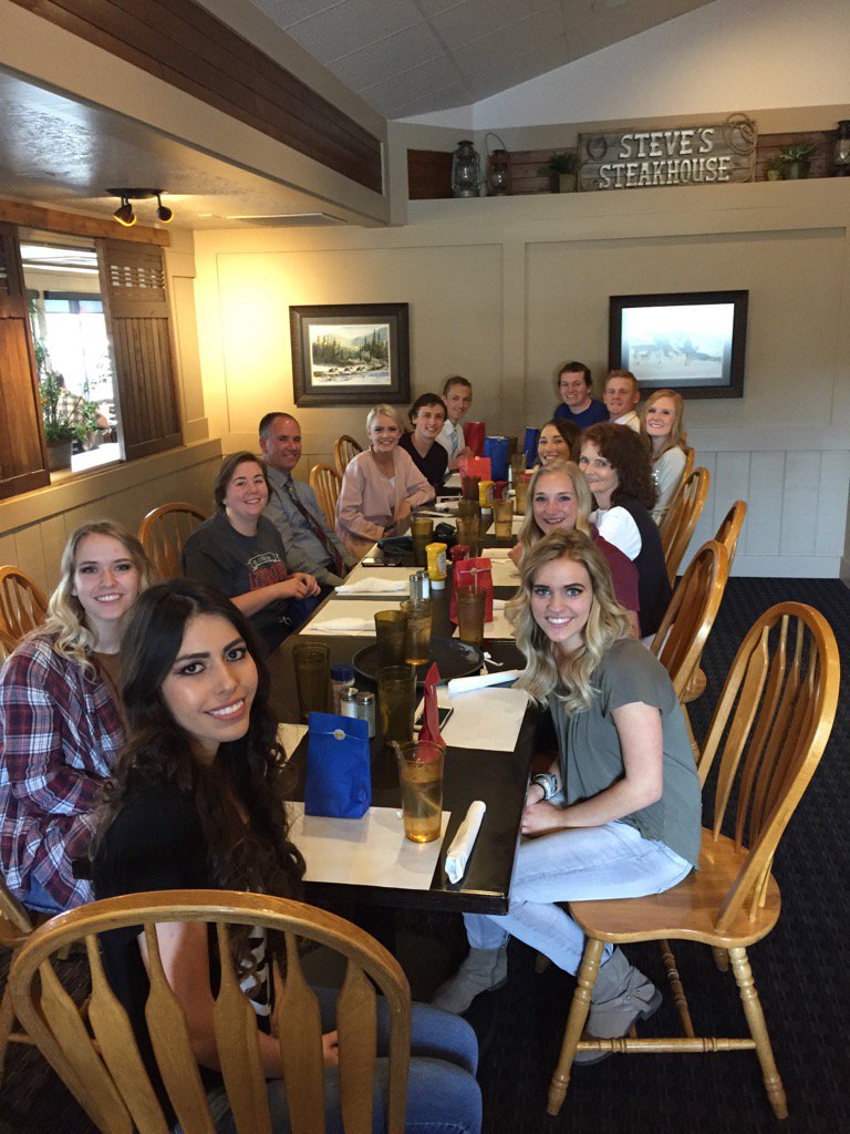 Lunch today w/ these talented #sterlingscholars from @northsevierhigh Thx for the invite! Good luck @SevierSchoolDis