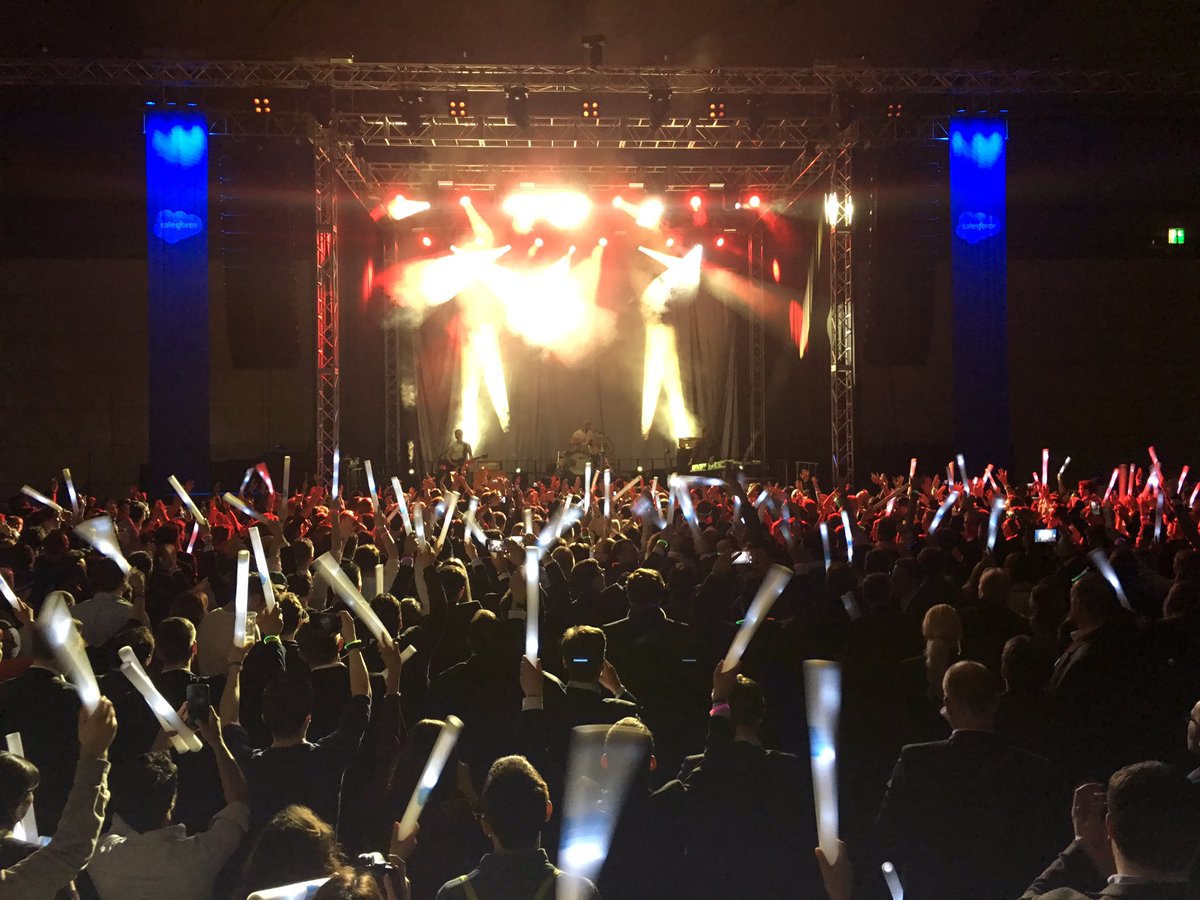 Einfach mal roquen!! 🎉🎊 #salesforcetour