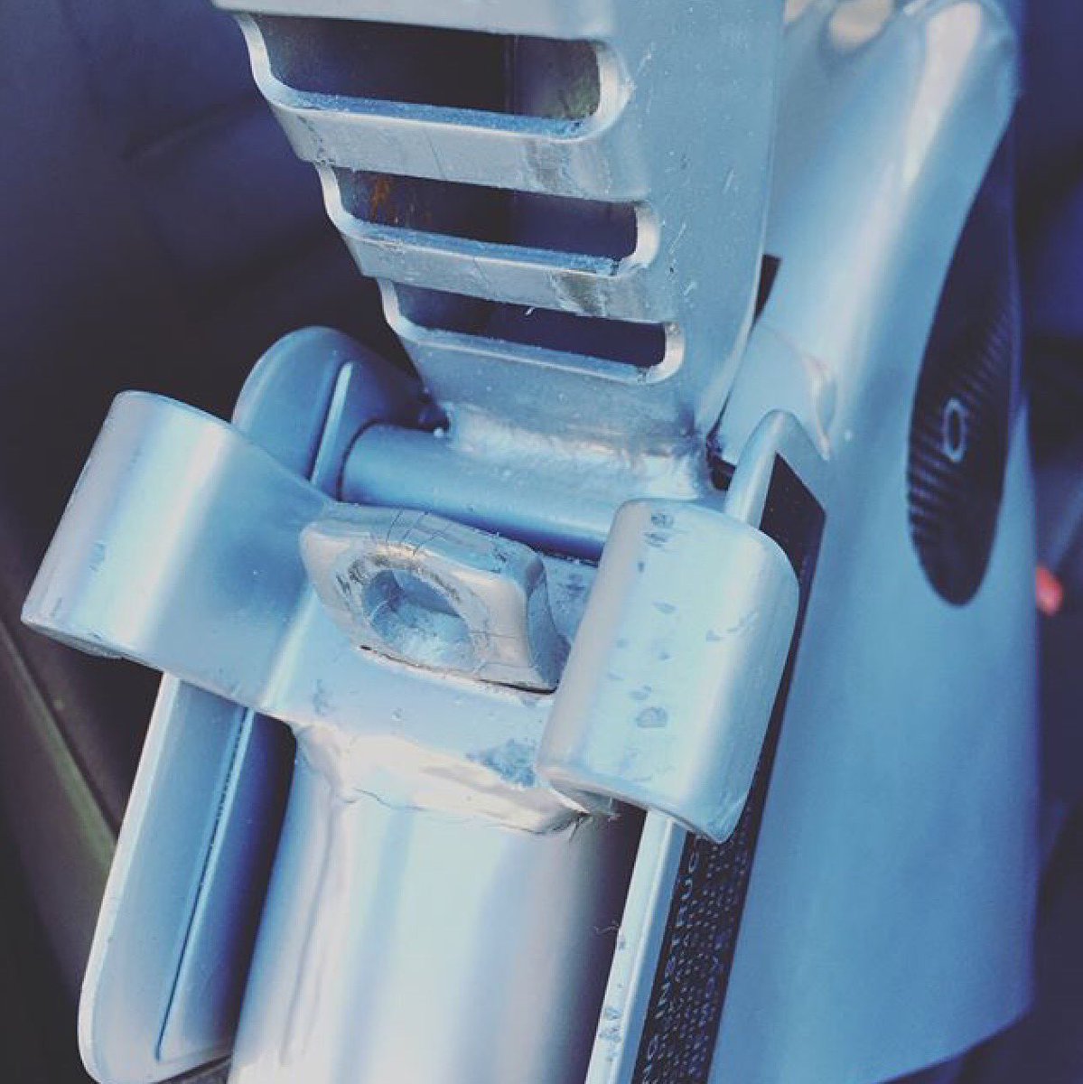 MandMOC's tweet image. We take car security very seriously. This damaged Disklok is the only reason that this Defender is still with its owner. #disklok