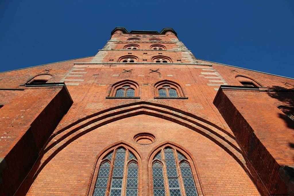 passionvacation's tweet photo. Schlicht aber schön.
#Lübeck #Altstadt #Trave #Germany 🇩 #Kirchturm #Churchtower #River #Middleage #Hanse #Schleswi… https://t.co/thy1MxILY5