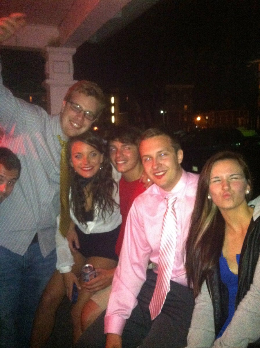 spooky_dims's tweet image. happy founders day fam 💜💛 #pilambdaphi