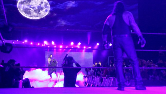 giselaiveth96's tweet photo. Aparicion sorpresa de #TheUndertaker en #Raw π±π±π» #Wrestlemania
#thephenom #thereaper #thedeadman #americanbadass #teamcalawaymccool https://t.co/WLQYRJKu3m