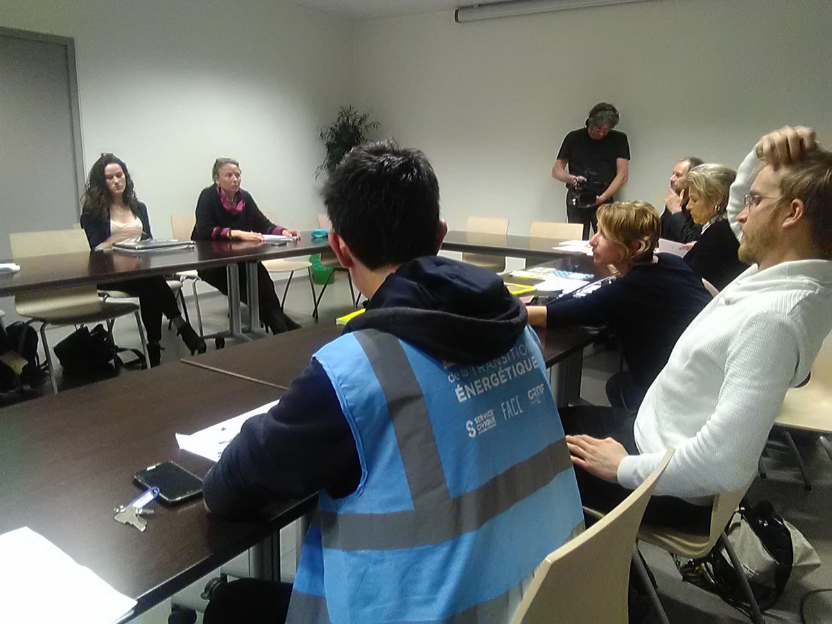 Civigaz38's tweet photo. Deux volontaires #civigaz témoignent à @GrenobleAlpes sur leur mission au quotidien pour la transition énergétique. https://t.co/FFKsJhuscd