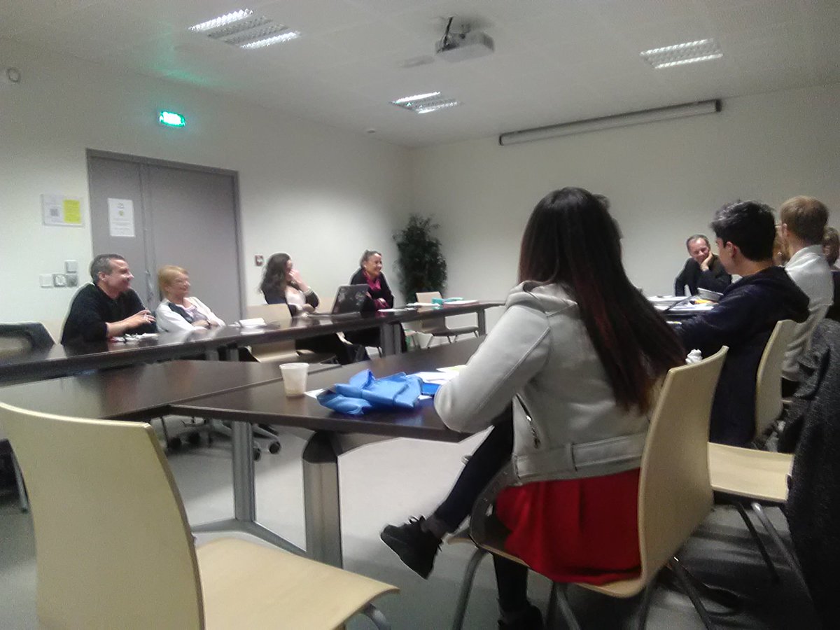 Civigaz38's tweet photo. Deux volontaires #civigaz témoignent à @GrenobleAlpes sur leur mission au quotidien pour la transition énergétique. https://t.co/FFKsJhuscd