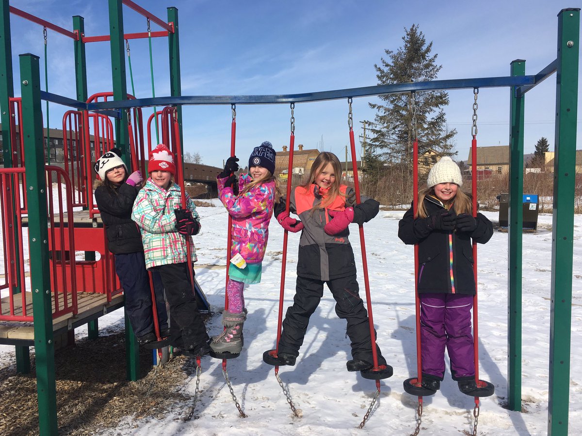 MrsSaundersCG's tweet photo. Break time at Lions Park @BeaconhillFMPSD @FMPSD @g_tebay #exercisethebody #exercisethemind https://t.co/xwpzy0tfdV