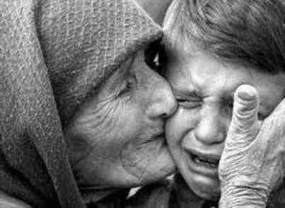لا تخبر امك بما يحزنك، لأنها ستحزن اضعاف حزنك.