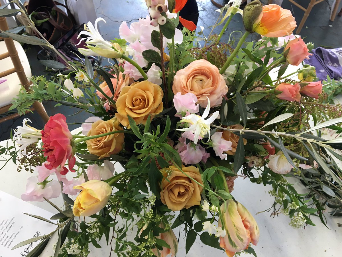 FlowervilleCLE's tweet photo. Fun with flowers at seminar with Mayesh design star! #flowerpower #mayesh #flowerville https://t.co/Ok6BgaHp1Z
