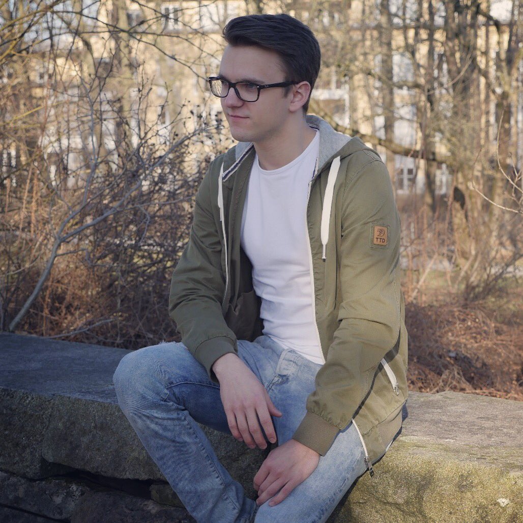 MaxOberueber's tweet photo. Anpassung ist die Stärke des Schwachen. 

Sei IMMER du selbst und mach das, worauf DU Lust hast! 💪🏽 https://t.co/YrdAemVolZ