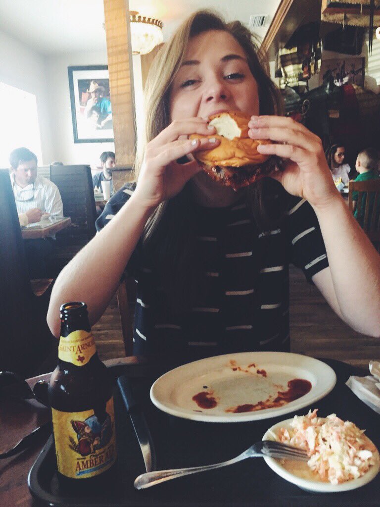 jules_damico's tweet photo. In other news.... #whenintexas #paleo #vegan #ithink #napkinplease https://t.co/LlNzcBlCOk