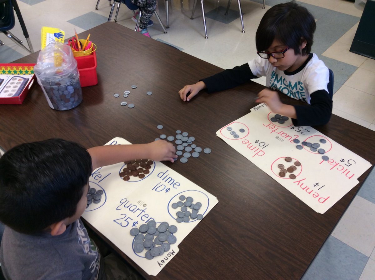 teachtolearnK's tweet photo. Show me the money!  DES kinder students learn about coins....identifying, counting and sorting.   #deslearning #TEKK4 https://t.co/g4bgJVoUx0