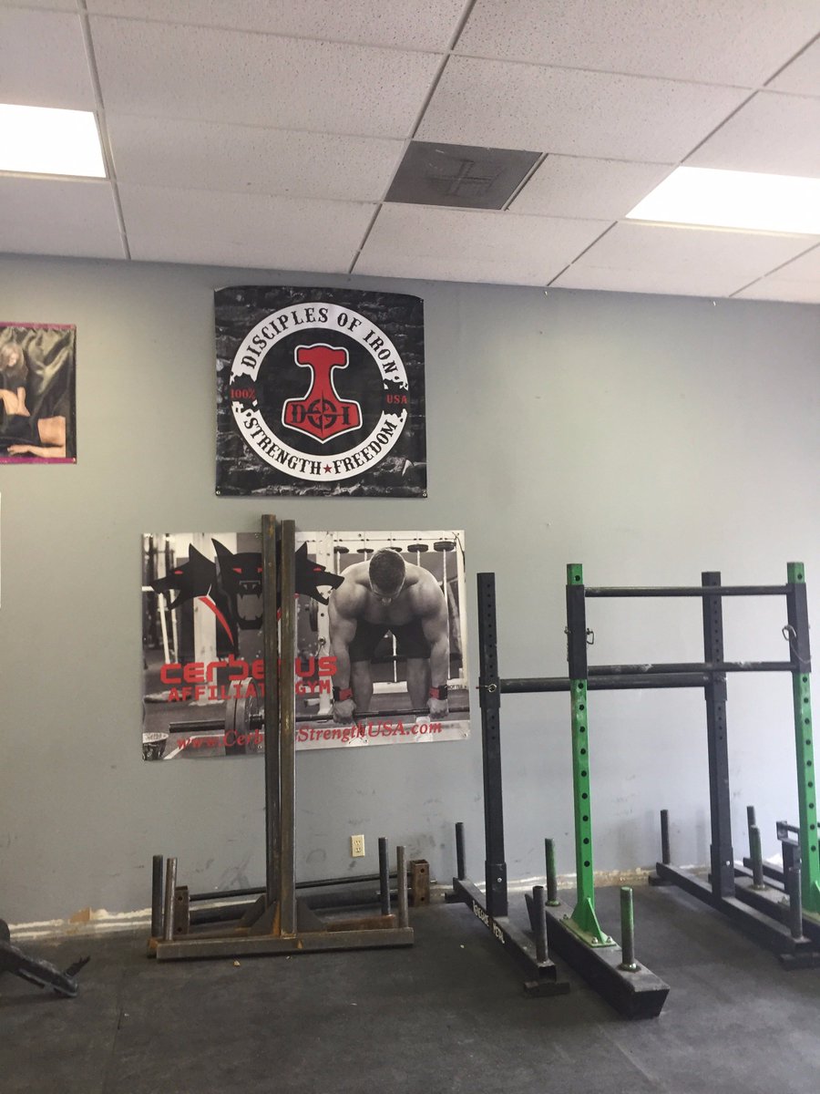 Safety_Measures's tweet photo. lifting @BigTexGym and who do I see?! @DisciplesOfIron #workout #slay #texas #atx #stopusingsomanyhashtagsanddonttakegymselfies #tweetme https://t.co/h3QHCcLc7w