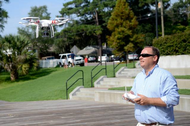 dronezoneevents's tweet photo. Which #drone is best for you
#dronesforsale #socialmediaforrealestate
https://t.co/eFRGCOgFGE https://t.co/lOASXyZB5N