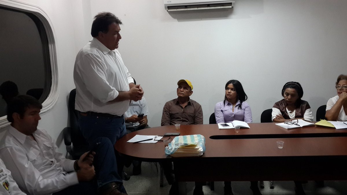 Adguarico's tweet photo. Alc @pedroloreto y Dip @prospericarlos prenden motores en 9 de 15 municipios orientales de cara al 25 y 26 de marzo #YoValidoAD #SiHayFuturo https://t.co/0W6CuF2jPW