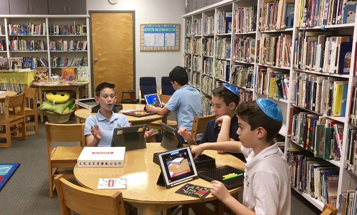 jessicasugiuchi's tweet photo. 4th &amp; 5th created video game characters with Bloxels during recess.  Tomorrow, we doing the game board!  #JAOilab, #bloxelbuilder, #JAO https://t.co/ktsa4tSewc