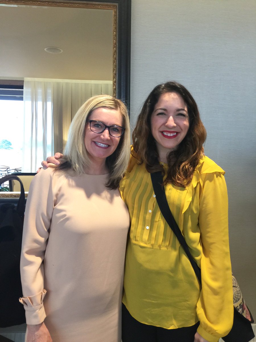 LynetteCrow's tweet photo. Wonderful evening networking with the women who are getting it done for our community! https://t.co/wOF53u3fyY