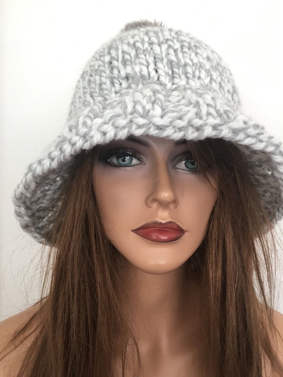 SOHEYLLA's tweet photo. BIG BIG SALE 15% OFF #HandKnits2Love #beanie #hat #female #designer #fahison #hip #eBay #EMobileMY @ebay @ebayrt https://t.co/TsEAUpOWzv https://t.co/qpLnKQ4VSK