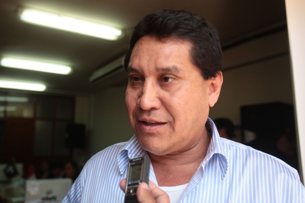 #ÚLTIMOMINUTO Carlos Burgos, exalcalde de SJL condenado a 16 años de prisión redaccion.lamula.pe/2017/03/21/car…
