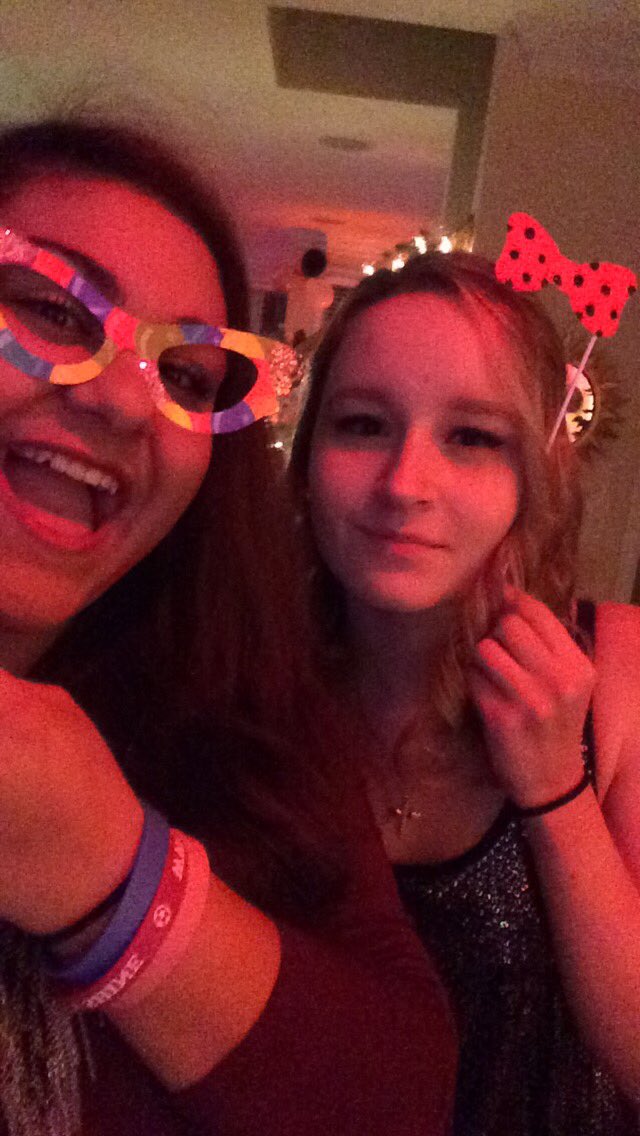 BeckySemidey's tweet image. God blessed me with such an amazing best friend. ❤️❤️ (just appreciating our memories and beautiful pictures)