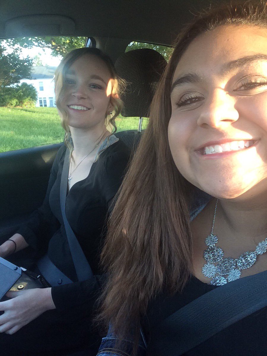 BeckySemidey's tweet image. God blessed me with such an amazing best friend. ❤️❤️ (just appreciating our memories and beautiful pictures)