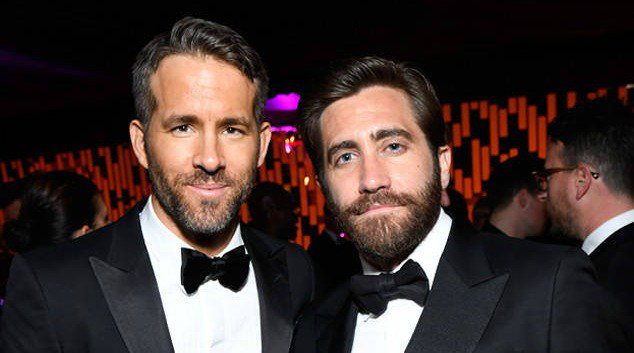 enews's tweet photo. So this is the story of how Jake Gyllenhaal and Ryan Reynolds' bromance started: https://t.co/82nCaVsh0v https://t.co/fqKiRfsLA5