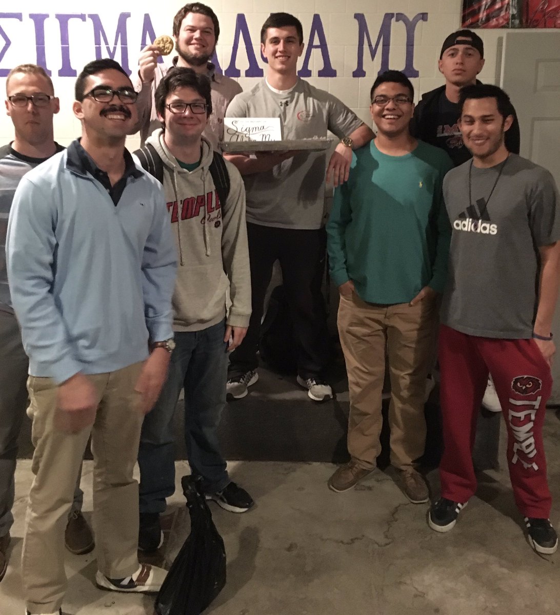 SammyTempleU's tweet photo. Thanks to the lovely ladies of @TUalphaxidelta for the cookies tonight! #AXiDPRWeek https://t.co/rc1ugg5IqU