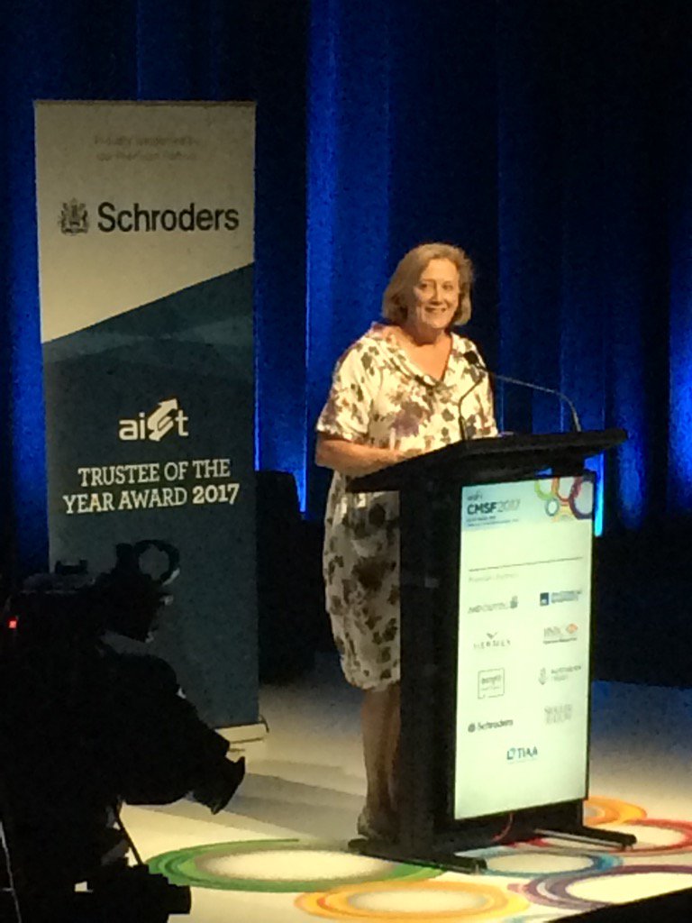 melstar72's tweet photo. An inspirational leader and a worthy winner of trustee of the year. @CMBWood1 @WomenInSuper #cmsf2017 https://t.co/FGIHXlLFSM