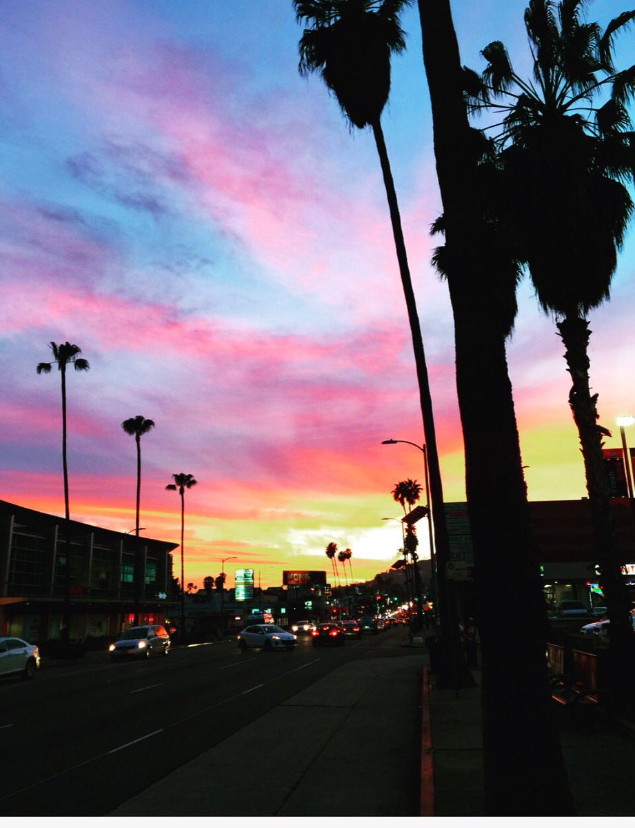 MaxGeorge's tweet photo. That's why they call it sunset blvd https://t.co/n2obS9h4r2