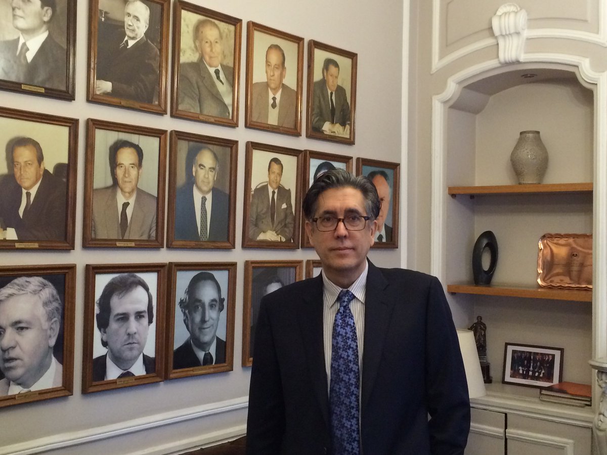 MiamiHerald: RT HowardCohen: #OBIT: Remembering VOANews and #RadioMarti director #OscarBarcelo and his love for Cu…