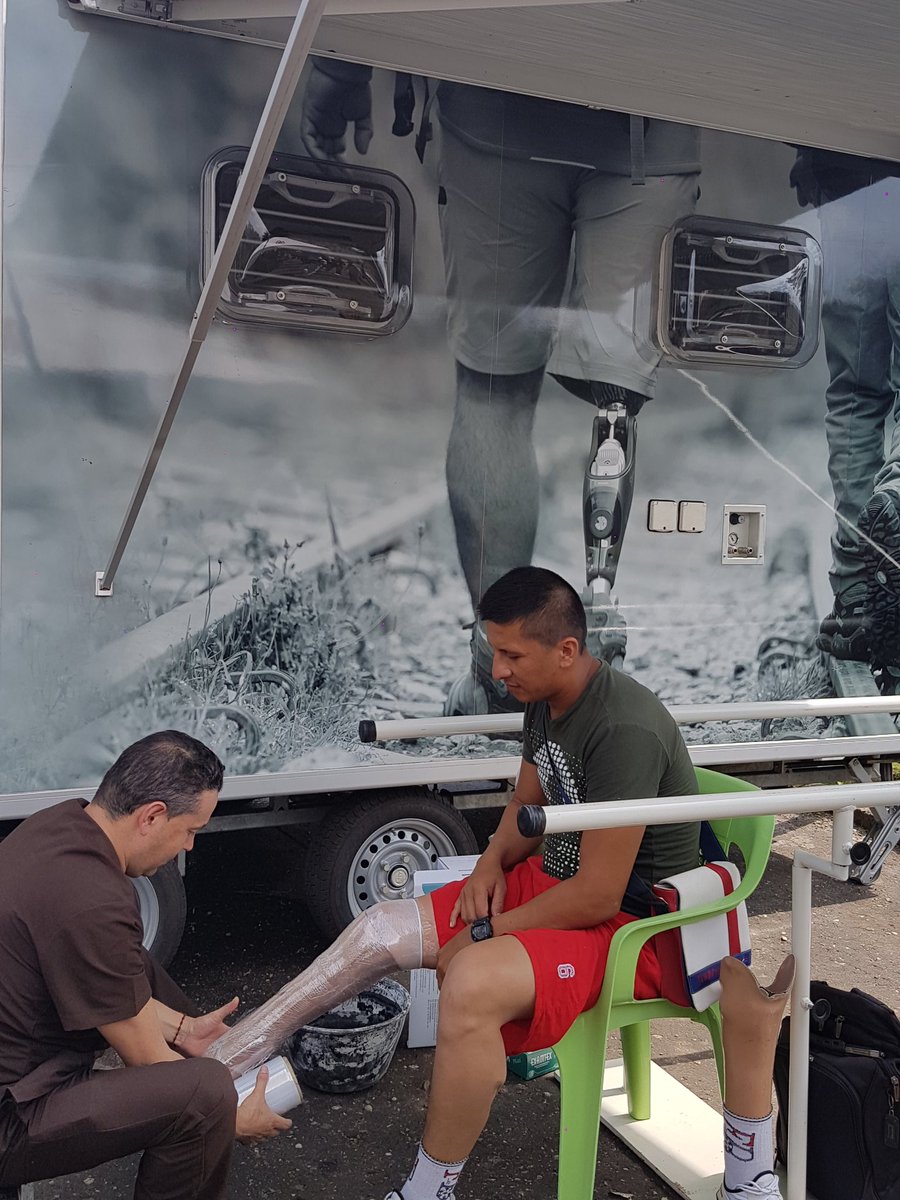 Ejercito_Div6's tweet photo. #AEstáHora en se realiza la visita de la Móvil del Hospital Militar, para apoyar a #NuestrosHéroes en el diseño de nuevas prótesis #Caque https://t.co/XEJQVVTcv5