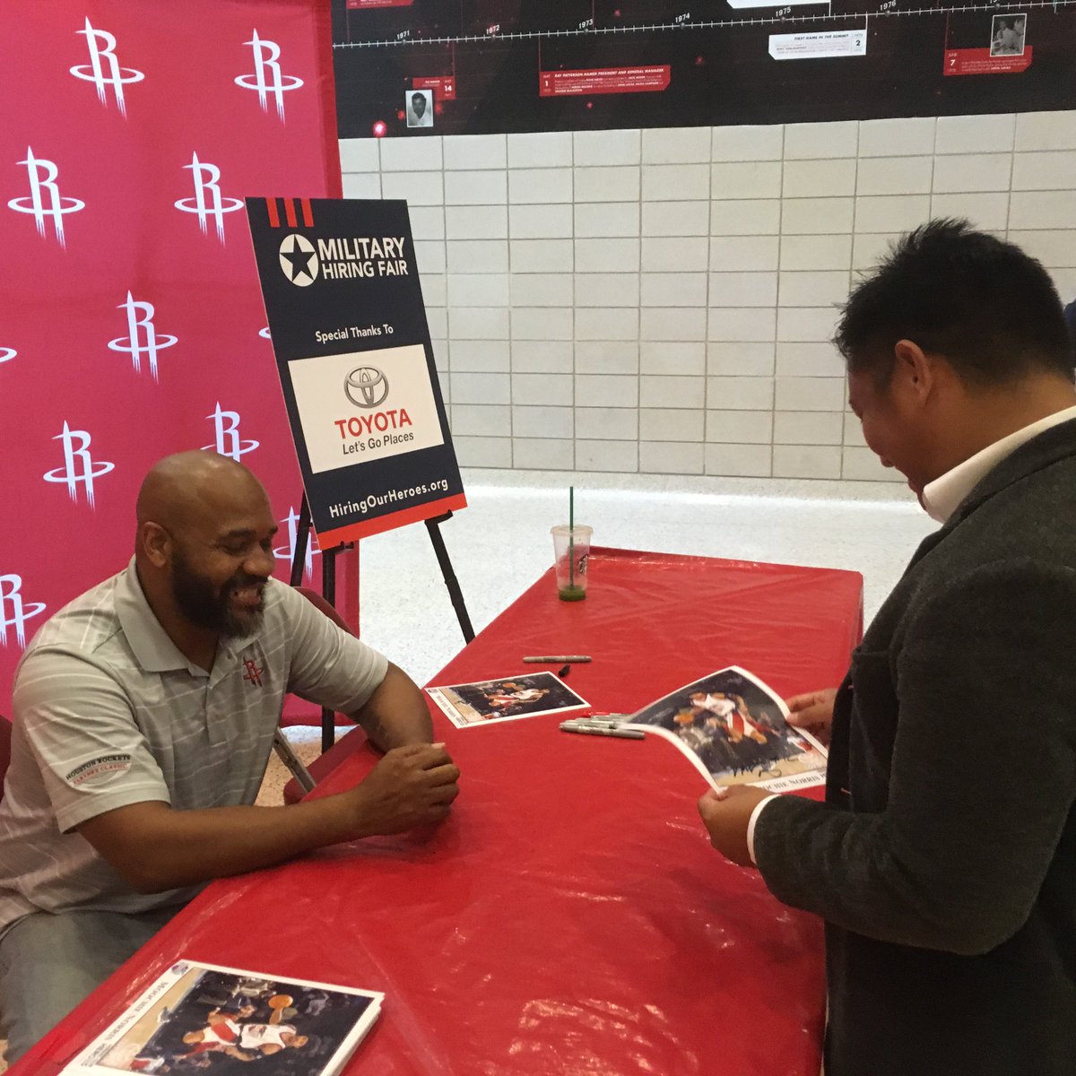 Toyota's tweet photo. #ICYMI: @HoustonRockets expo w/@HiringOurHeroes! Check out #ResumeEngine if you're a #vet looking for a career! https://t.co/M2m9cBovo2 https://t.co/pE0J43FZO0
