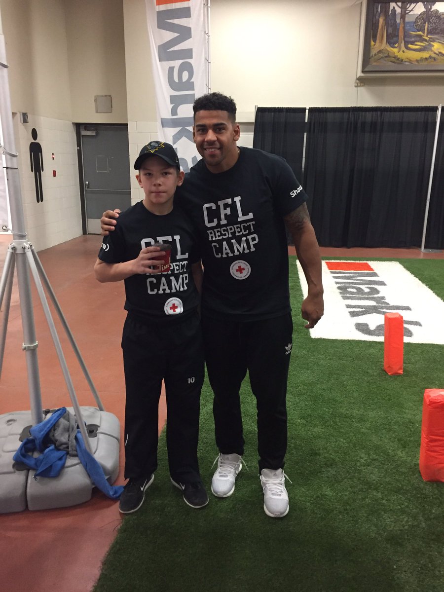 rink041's tweet photo. Hand a fantastic time hanging with some CFL players. #MarksCFLWeek https://t.co/EdnLhQijTN