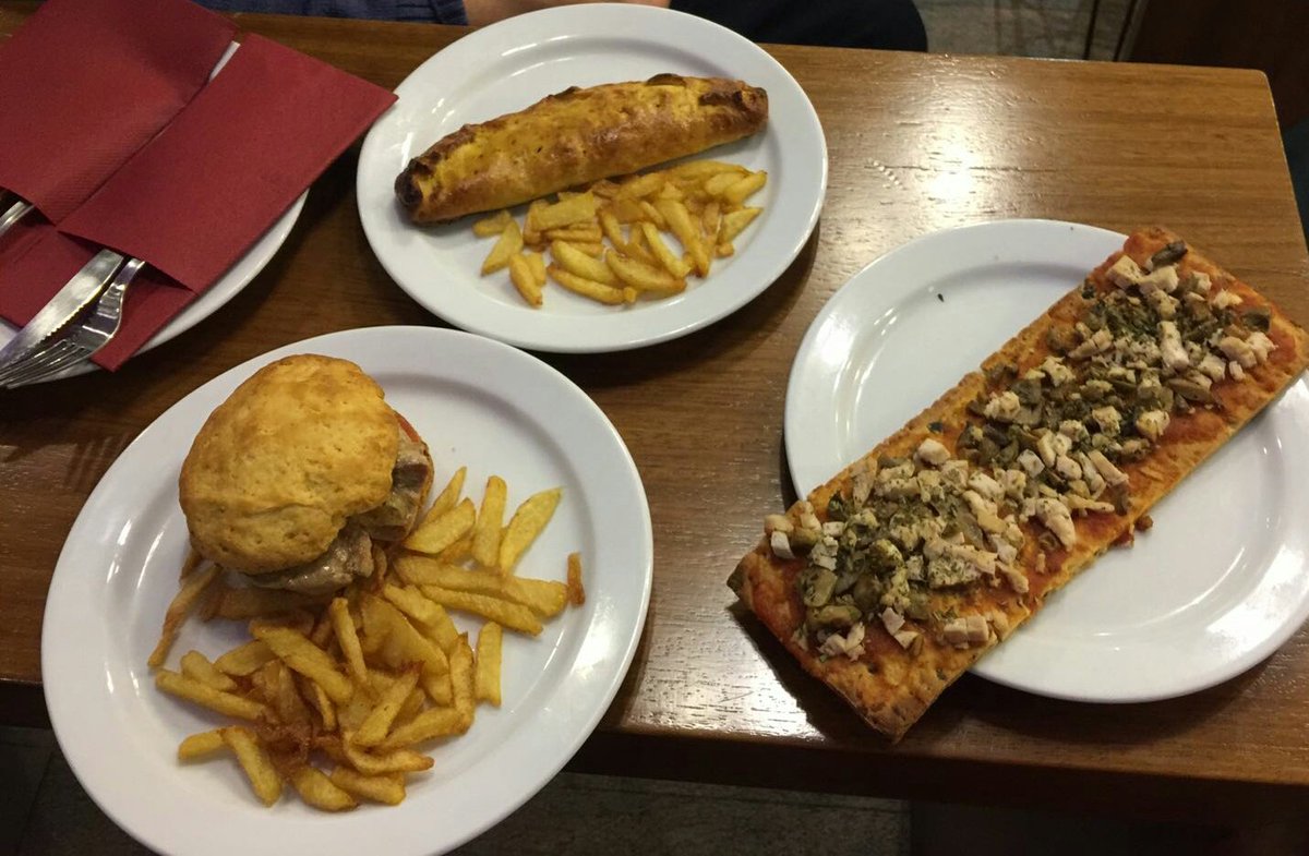 celiaquitos's tweet photo. Estar por Moncloa y no acercarse a picar algo a @0porciengluten en @MercadoMoncloa es imposible 👌 https://t.co/maxcdLcEkb