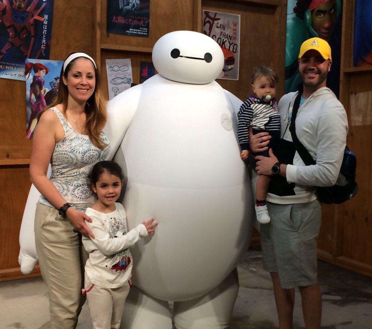 RullanNews's tweet photo. Con nuestro nuevo amigo. With our new friend. #devaca #family #qualitytime https://t.co/upYi41gpL8