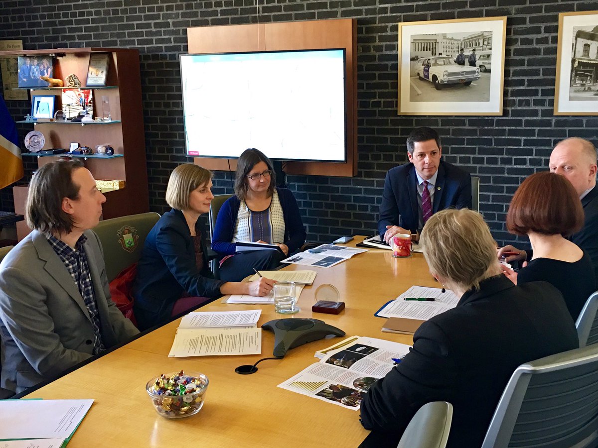 Pls'd to meet with Manitobans for the Arts Board &amp; Advisory Committee today as part of #MBArtsDay at #WpgCityHall. Looking fwd to reception!