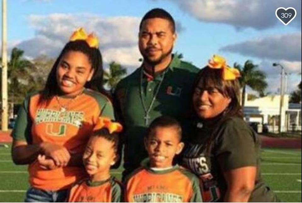 MiamiHerald: Entire family killed in crash on Florida highway hrld.us/2nyjW0I