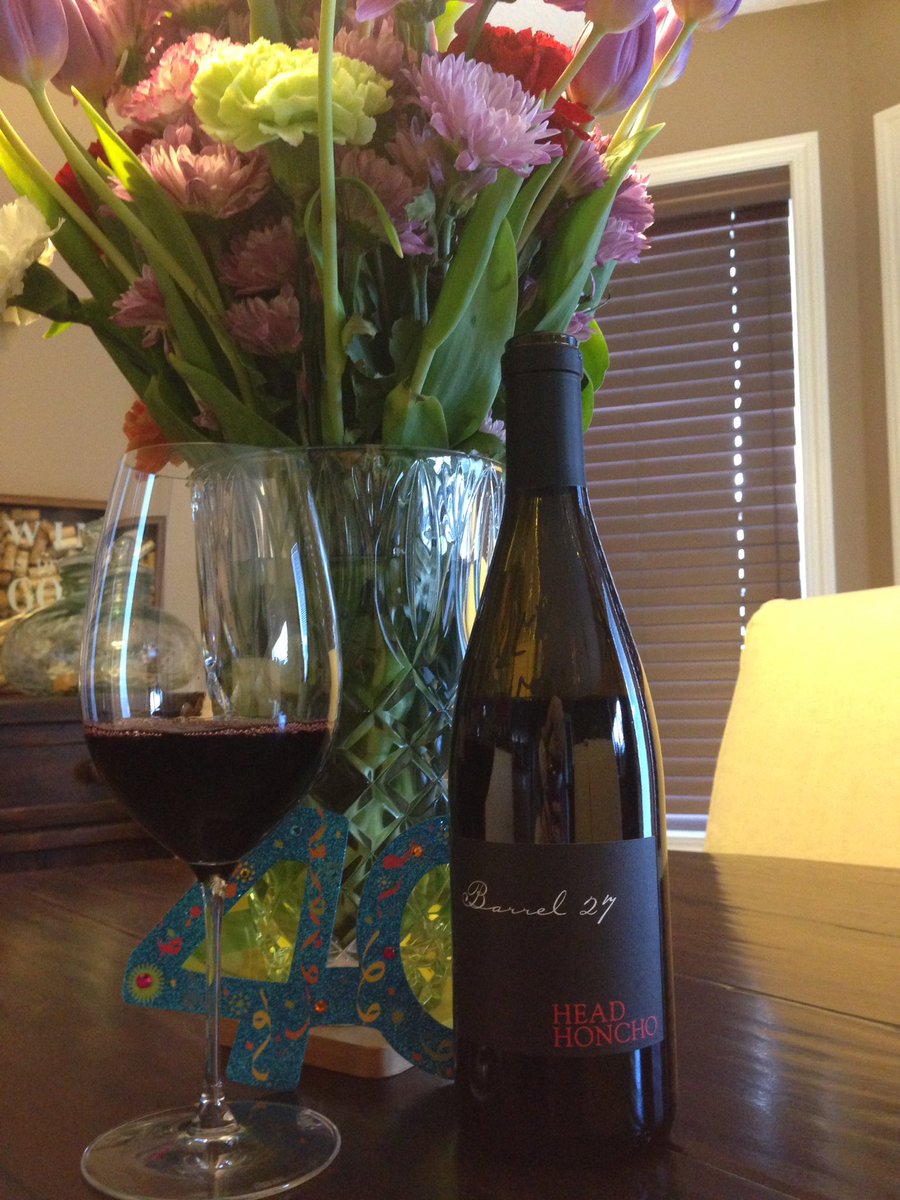 Foodie4everyone's tweet photo. @TLMacLellan this is delish! Right on the mark thanks Tracy! #40ishere #afyernoonbirthdaydrinks https://t.co/3FN9PLTWEN