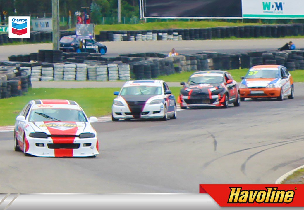 HavolineCol's tweet photo. Hoy empieza la temporada 2017 de la @tc2000colombia en la que confiamos que @Leonardo_Gil_ (@racers_gp) sea protagonista. https://t.co/tsS3HNHCMS