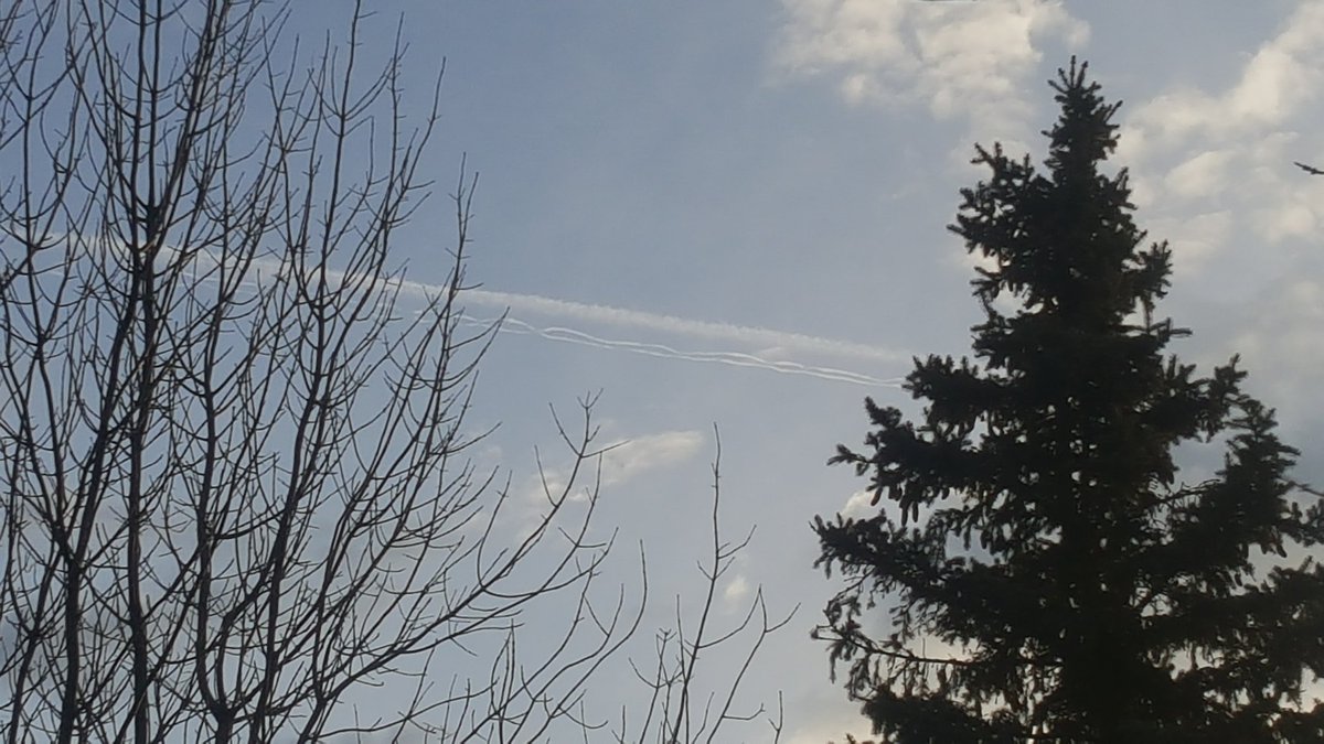 Get_Oiled_Up's tweet photo. @haydenpanettier same reason this plane left two different "contrails".  It's called being sprayed. https://t.co/gEHtK9OnTZ