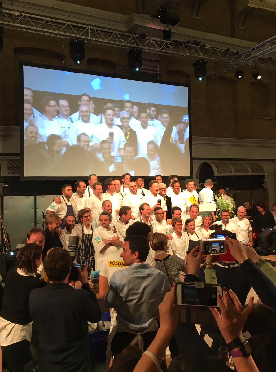 FelicitySpector's tweet photo. So much love and thanks for all the chefs and volunteers tonight #ukceocookoff @jamieoliver @FoodRev 🙌🏻🙌🏻🙌🏻 https://t.co/RGNkiYI9U0
