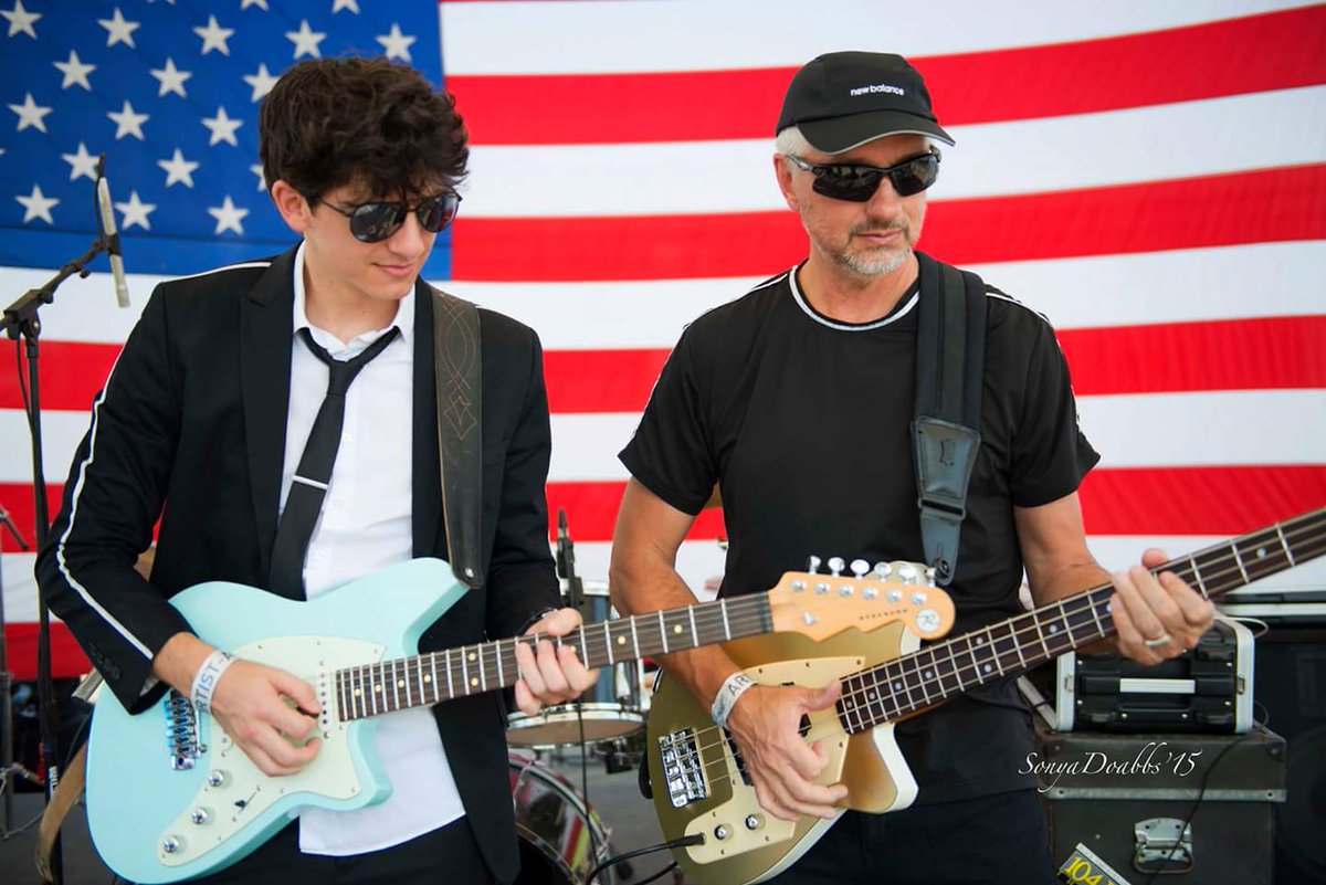 RealHooks's tweet photo. @ReverendGuitars Dad on his Rumblefish and @RealKyleHooks on his Six Gun. There's not a better combo on earth...the guitars, we mean ;) https://t.co/sDCpp99O27