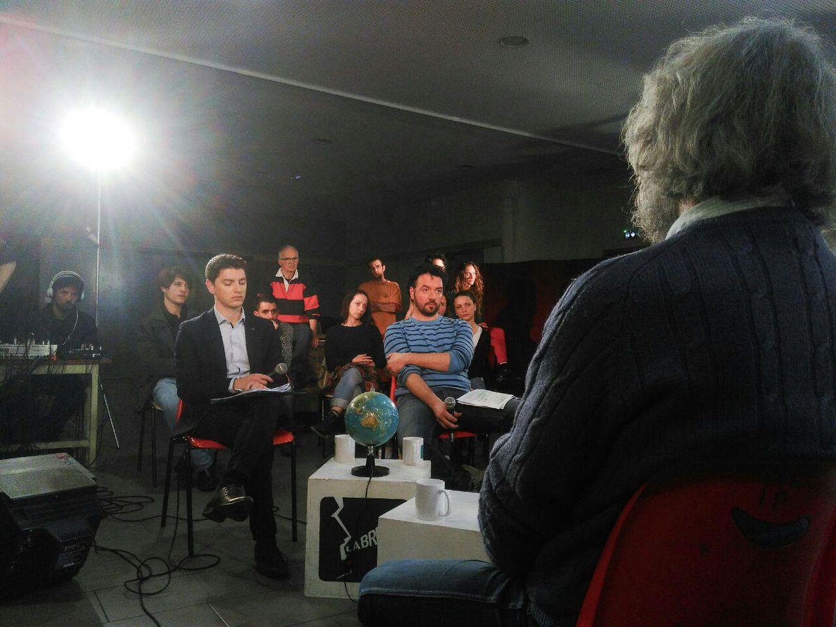labrechetv's tweet photo. @MickaelNogal veut mettre les systèmes de protection sociales en concurrence. Pour Julien Terié, CGT santé, c'est une ineptie! ca chauffe! https://t.co/6HoKM8bIpW