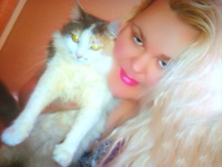 syt1985's tweet photo. Me &amp; Tuttles! #MissKitty https://t.co/T5jGEtdaN6