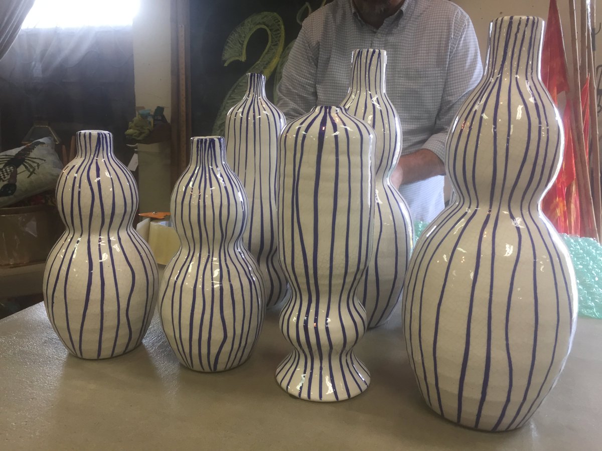 HtHhalf's tweet photo. Thanks @kalaloudesign for these cool vases for our Overall Winners. #deltarunning #hthhalf https://t.co/qu8LXXsvnt