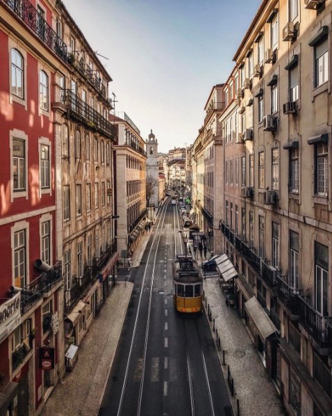 BuzzFeed's tweet photo. 17 incredible places you should travel alone in your twenties https://t.co/LwLzG2MQCA https://t.co/Rz4gQGBsyV