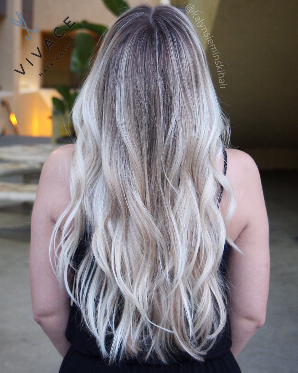 vivacehairsalon's tweet photo. Bright low maintenance beauty! Cool toned #rootyblonde by Kalyn! #delmar #sandiego #hairsalon #hairstylist #blonde https://t.co/7WfLXDQyKu