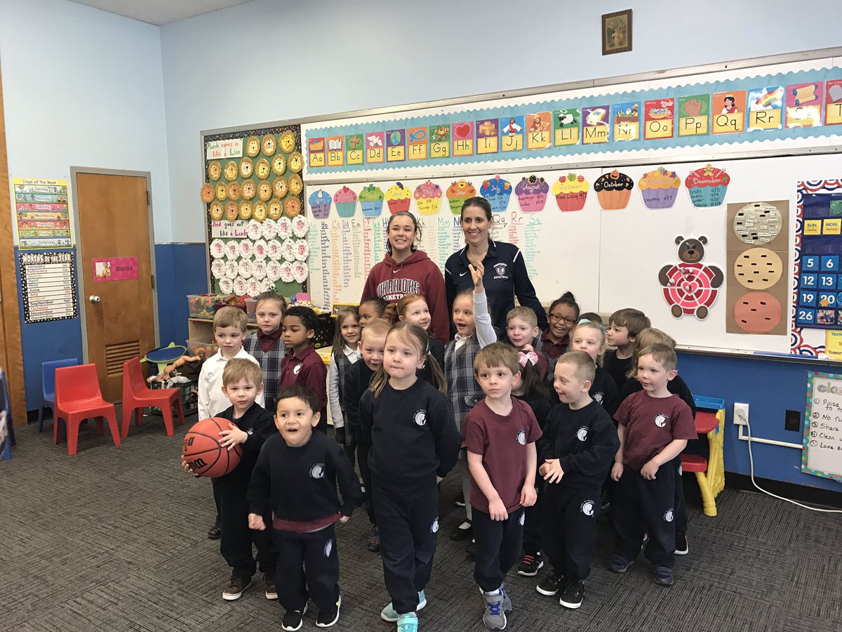 EasternWBB's tweet photo. Kelly Reardon & Coach @bierlydenise30 went to career day at st mary-st Michael school! What a great group of students! #giveback #luvbball https://t.co/jRQ8OkLWzv