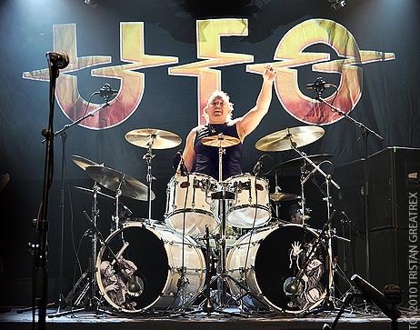 And a very happy birthday to the great Andy Parker! Light out!!! 