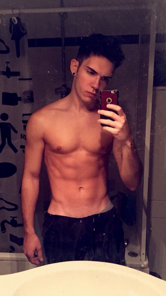 itsDavide's tweet photo. New profile picture https://t.co/o5IkrkJ65F