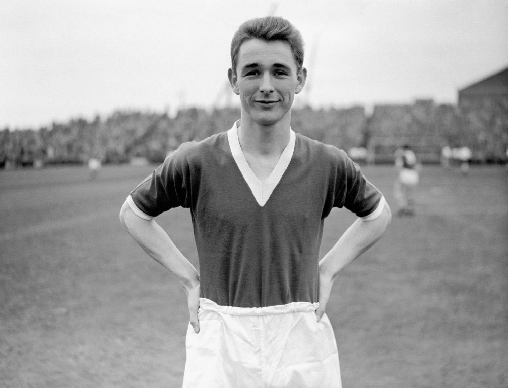 Happy birthday to Boro legend Brian Clough who would\ve been 82 today. 

204 goals in 222 games. 